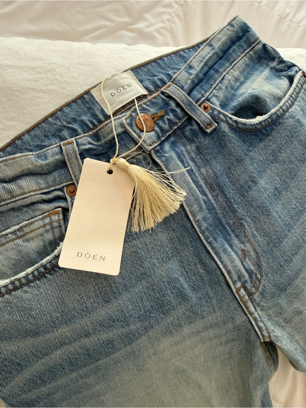 NWT DÖEN 100% cotton Shep Jeans in Laval Wash - Size 26